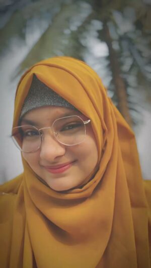Rifat Anjum Ansari Instagram - Insaan Apni Duaon Se Hi Apna Muqaddar Dikhta Hai….
#dua #motivation #viral #shairylines