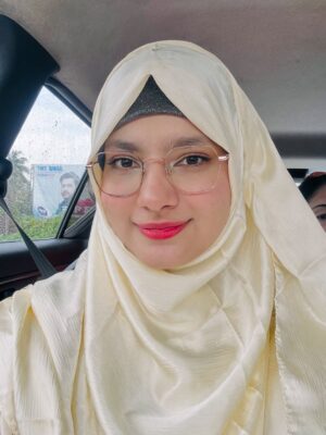 Rifat Anjum Ansari Instagram - “Smiling bright, with nature’s delight”
“Hijab and happiness, a perfect blend”
#Rifat #Post #Viral #NaturesBeauty #OutingWithFamily