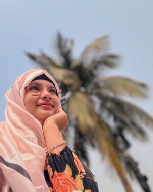 Rifat Anjum Ansari Instagram - Ramadan Kareem
Allah Almighty in this Ramadan May all your sorrows be eased And open new doors of success.
Aameen
#Ramdan #pic #viral