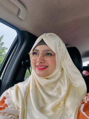 Rifat Anjum Ansari Instagram - “Smiling bright, with nature’s delight”
“Hijab and happiness, a perfect blend”
#Rifat #Post #Viral #NaturesBeauty #OutingWithFamily