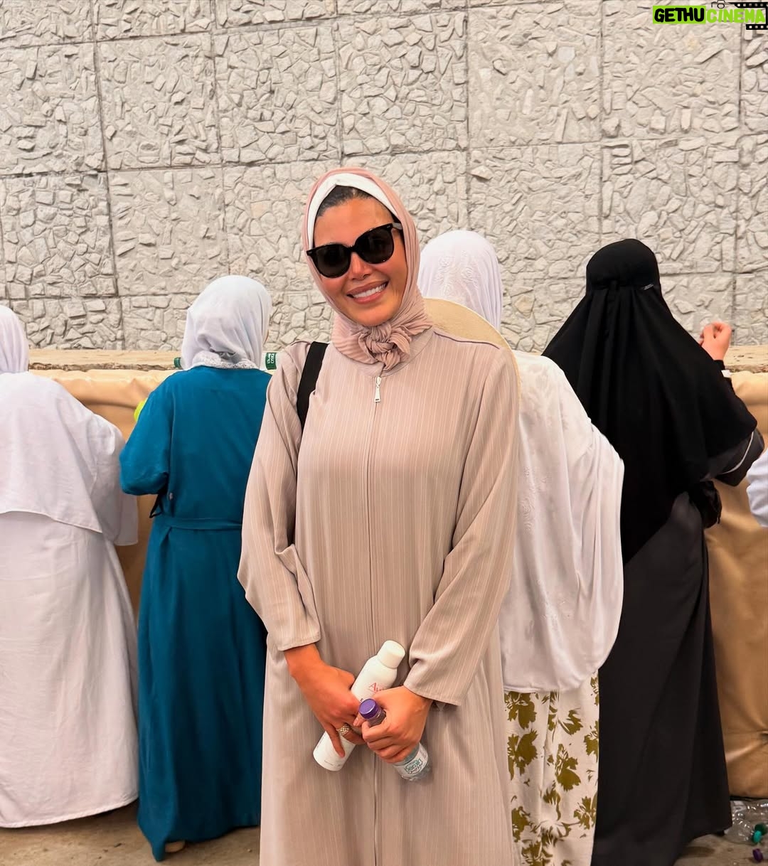 Riham Haggag - 115.8K Likes - سافرت بلاد مختلفة و رحت و جيت و عملت عمرات كتير الحمد لله…بس أحلي و أنقي و و أجمل و أعظم من الحج مافيش،رحلة بتغذي الروح و تغسل القلب و تهذب النفس،ربنا يكتبها لكل حد نفسه يروح و يكتبهالي تاني و تالت و عاشر يا رب 🤲