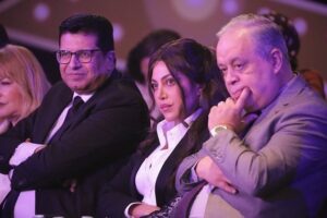 Riham Haggag Instagram - أتوجه بالشكر والتقدير للوزيرة نيفين القباج وزيرة التضامن الاجتماعى ورئيس مجلس إدارة صندوق مكافحة وعلاج الادمان والتعاطى، على كل مجهوداتها خصوصا فيما يتعلق بقضية علاج الإدمان، وأيضا حرصها على مشاركتنا النجاح والتكريم على مسلسل #يوتيرن في حضور دكتور أشرف ذكي نقيب المهن التمثيلية و زملائي المؤلف المتميز أيمن سلامة و الفنانة الجميلة  عبير منير.
@aymansalama1 
@abirmounir.official 
@ashrafzakyoffical 

#ريهام_حجاج