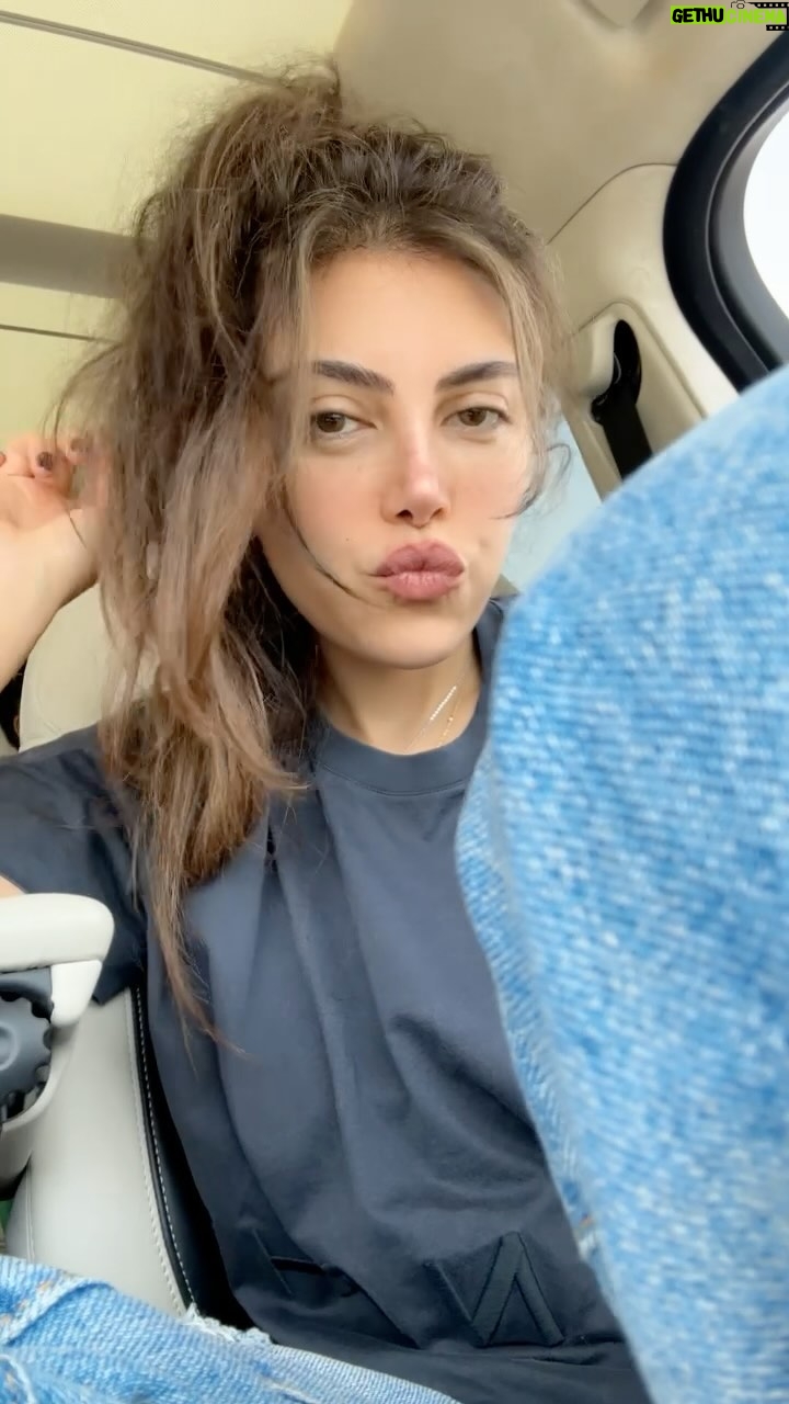 Riham Haggag - 166.1K Likes - 😌 لما ابقي في العربية من غير العيال 😌