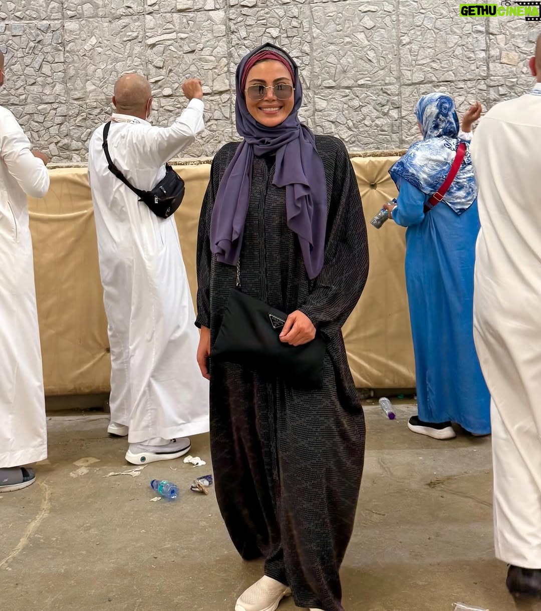 Riham Haggag - 115.8K Likes - سافرت بلاد مختلفة و رحت و جيت و عملت عمرات كتير الحمد لله…بس أحلي و أنقي و و أجمل و أعظم من الحج مافيش،رحلة بتغذي الروح و تغسل القلب و تهذب النفس،ربنا يكتبها لكل حد نفسه يروح و يكتبهالي تاني و تالت و عاشر يا رب 🤲