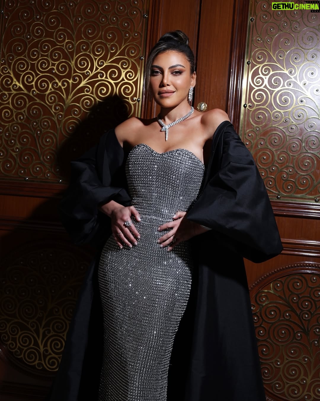 Riham Haggag - 199.8K Likes - Joyawards ❤️

Stylist @islam.mitwally 
Dress @moonmainsofficial 
Makeup @rifaa.mua 
Hair @stylist_najwa 
Photos @soma_photography19
