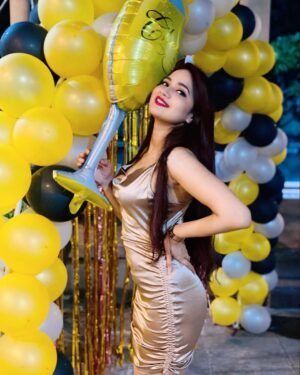 Riiya Sharma Instagram - Thankyou so much everyone for making my day soooo damn special, i just loved it🥺 #birthday #birthday2021🎂 #latepost (best birthday ever)❤️🧿🧿🧿🧿