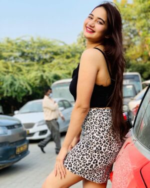 Riiya Sharma Instagram - 🖤
