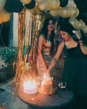 Riiya Sharma Instagram - Thankyou so much everyone for making my day soooo damn special, i just loved it🥺 #birthday #birthday2021🎂 #latepost (best birthday ever)❤️🧿🧿🧿🧿