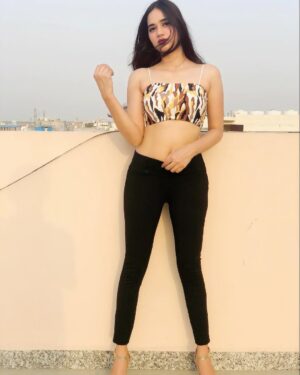 Riiya Sharma Instagram - “My mood depends on how good my hair looks.😛