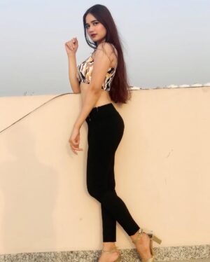 Riiya Sharma Instagram - “My mood depends on how good my hair looks.😛