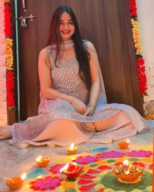 Riiya Sharma Instagram - #diwali2023🪔