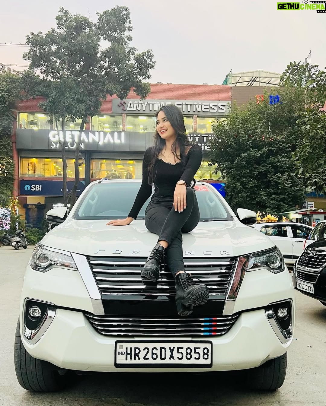 Riiya Sharma - 11.5K Likes - “If you want to live a happy life, tie it to a goal, not to people or things.”–