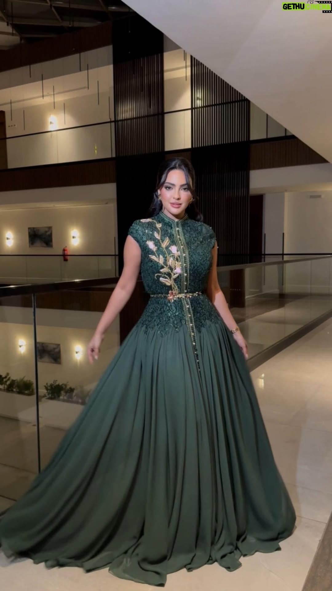 Rikia Magha - 11.9K Likes - وما أجمل القفطان وما أجمل التراث المغربي 💚
**** **** ****
وعدنا مع الحب 
@sophiabenyahiaofficial
