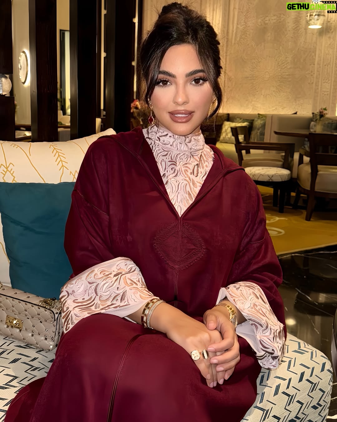 Rikia Magha - 12.6K Likes - بصحة فطوركم 🙈♥️
٠٠٠٠٠  ٠٠٠٠٠ ٠٠٠٠
Jellaba by @couturebysika