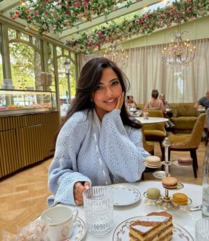 Rikia Magha Instagram - Just a girl in love with the City of Light🤍🍁🍂
#paris