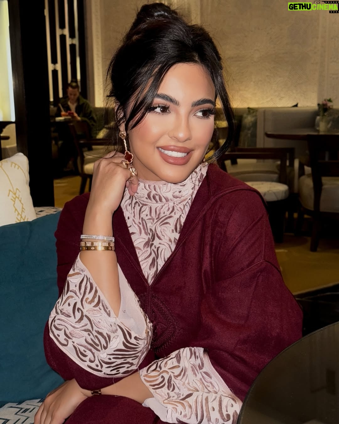 Rikia Magha - 12.6K Likes - بصحة فطوركم 🙈♥️
٠٠٠٠٠  ٠٠٠٠٠ ٠٠٠٠
Jellaba by @couturebysika