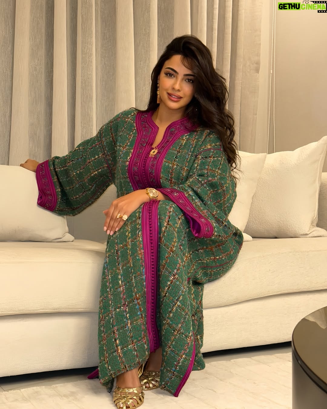 Rikia Magha - 16.3K Likes - رمضان كريم بالصحة والسلامة وبطول عمركم 
كيف داز نهاركم الاول 💕
Caftan by @couturebysika
