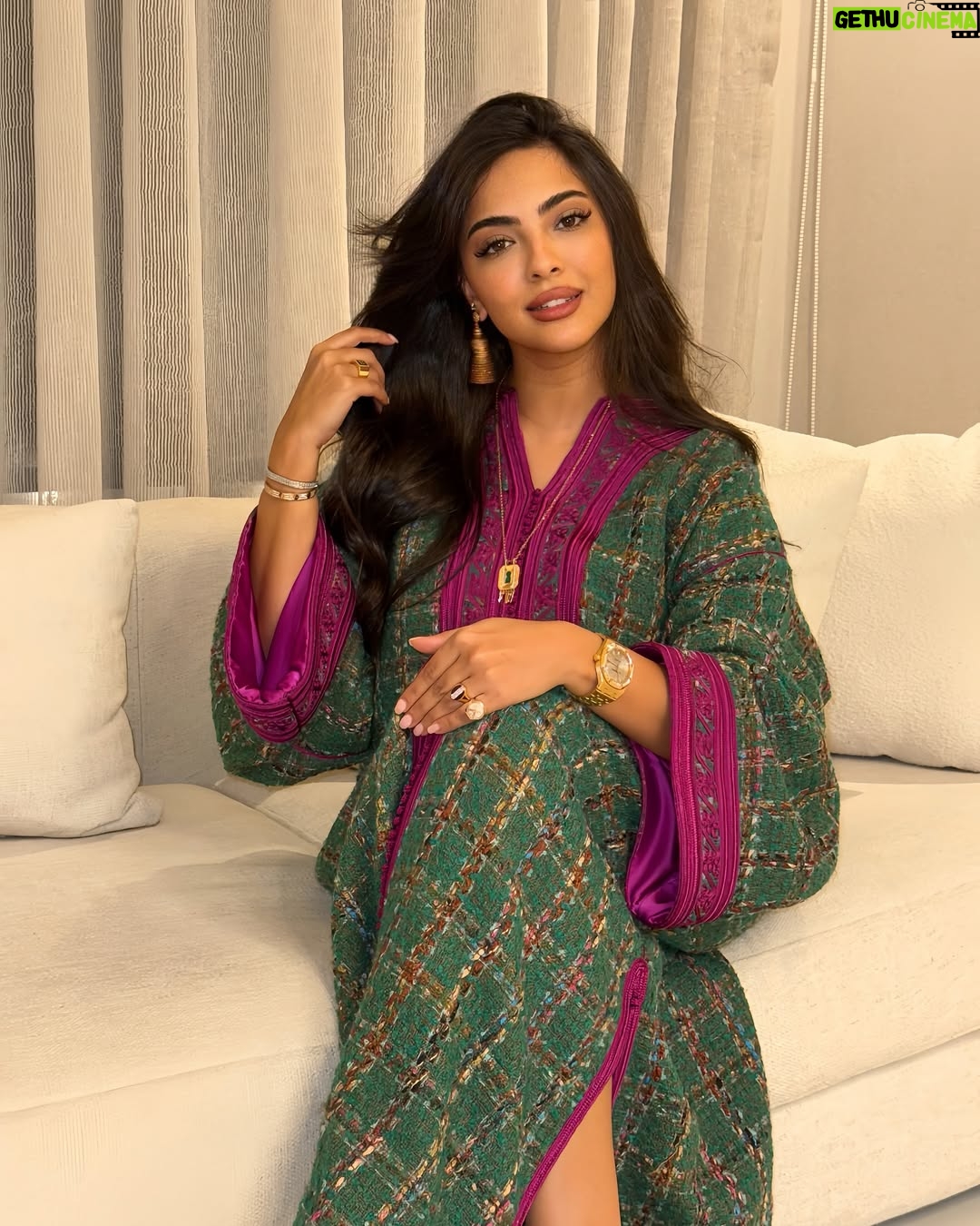 Rikia Magha - 16.3K Likes - رمضان كريم بالصحة والسلامة وبطول عمركم 
كيف داز نهاركم الاول 💕
Caftan by @couturebysika