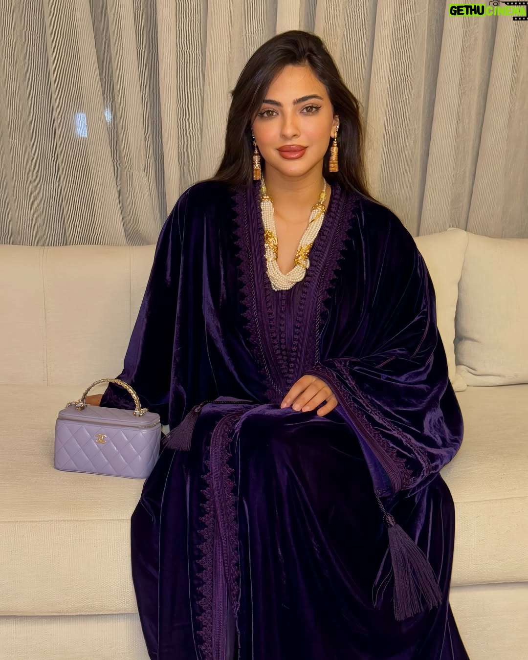 Rikia Magha - 31.9K Likes - my favorite color 💜
عواشركم مبروكة
**** ****
Special Thanks to 
@allurebouskoura 
@flawless_joaillerie 
#القفطان_المغربي