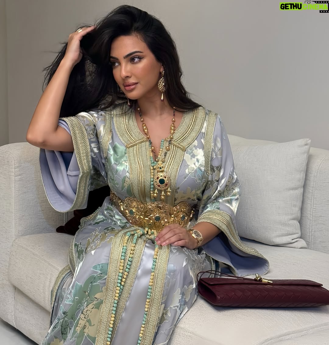 Rikia Magha - 23.2K Likes - مساء الخير 🤍
**** **** ****
Thank you for your hospitality 
@sophiabenyahiaofficial 
#القفطان_المغربي