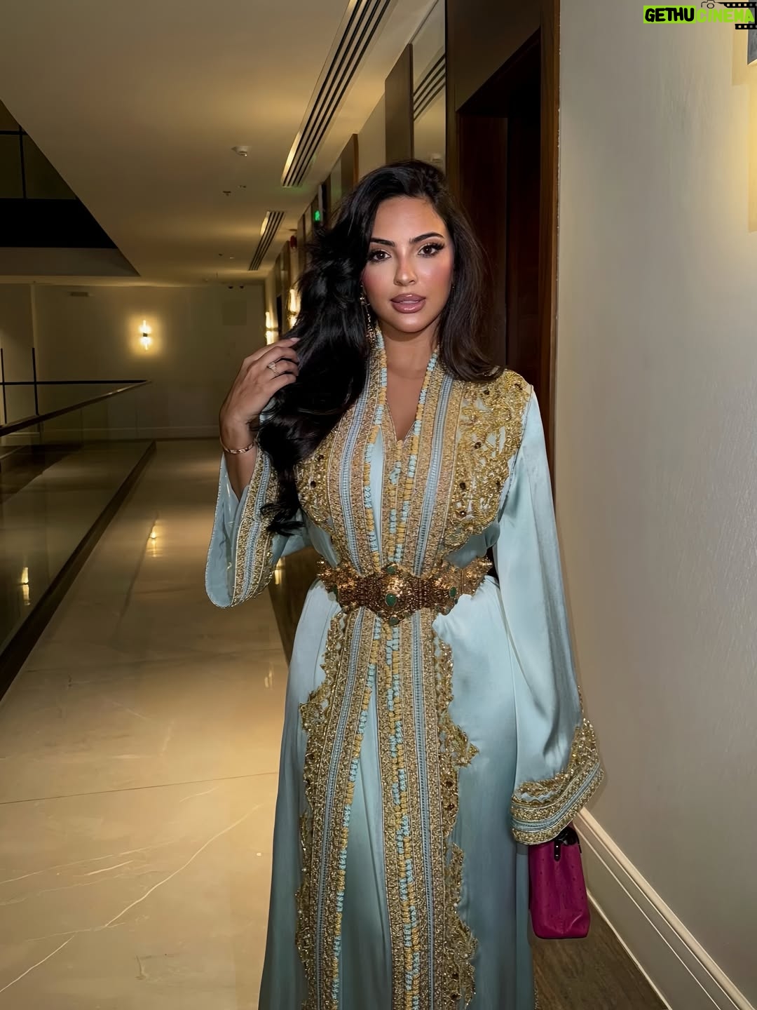 Rikia Magha - 48.1K Likes - ⁨	⁨	⁨	⁨	⁨	⁨	⁨	⁨	⁨	⁨	⁨	فخاطر لي هاز في قلبو علينا كيه 🇲🇦👑
‪‪‪‪‪‪التكشيطة من توقيع الحب 
‪‪‪‪‪@sophiabenyahiaofficial‬‬‬‬‬ 

#القفطان_المغربي #التكشيطة_المغربية⁩⁩⁩⁩⁩⁩⁩⁩⁩⁩⁩