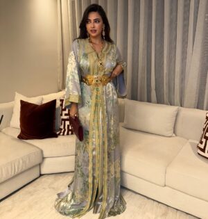 Rikia Magha Instagram - مساء الخير 🤍
**** **** ****
Thank you for your hospitality
@sophiabenyahiaofficial
#القفطان_المغربي