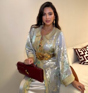 Rikia Magha Instagram - مساء الخير 🤍
**** **** ****
Thank you for your hospitality
@sophiabenyahiaofficial
#القفطان_المغربي