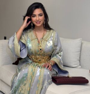 Rikia Magha Instagram - مساء الخير 🤍
**** **** ****
Thank you for your hospitality
@sophiabenyahiaofficial
#القفطان_المغربي