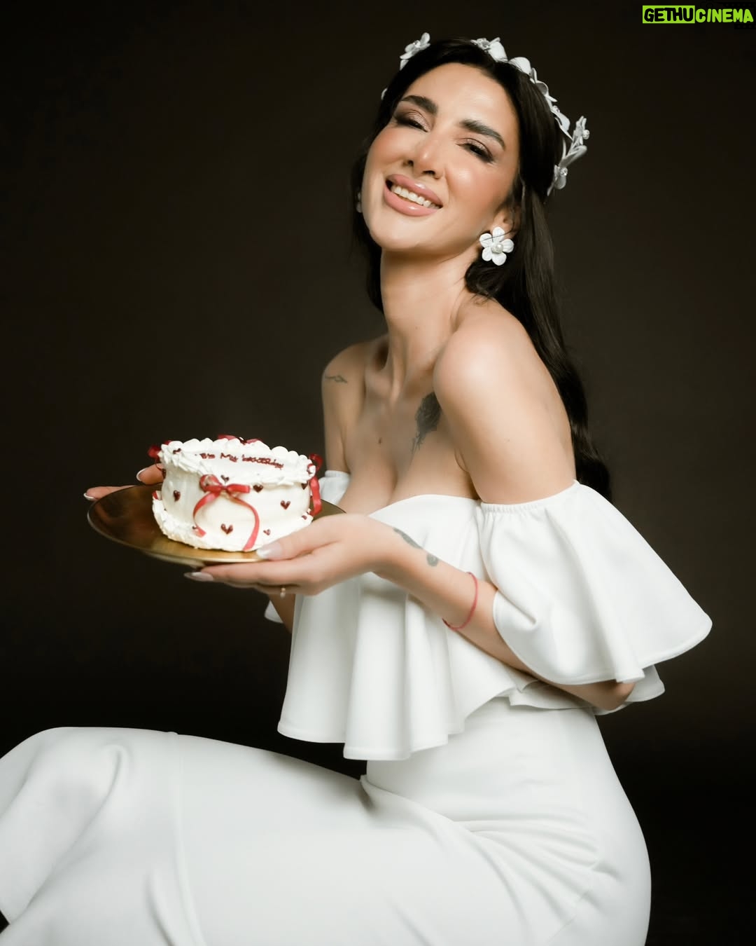 Rim El Benna - 3K Likes - Je célèbre mes 44 ans en paix ,alignée je reçois l'amour ,l'abondance et la clarté 
Une nouvelle version de moi 🌸🫶