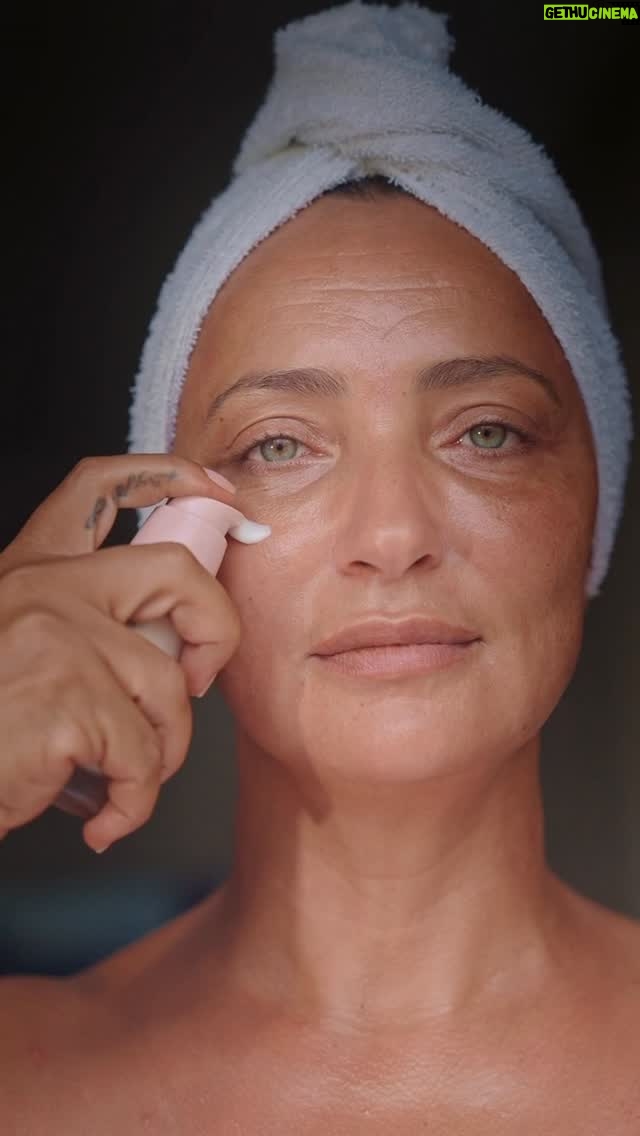 Rim Riahi - 71.1K Likes - Nouvelle skincare Routine! 🌸 La gamme Resveratrol-Lift, de @caudalie pour lisser, raffermir et illuminer mon teint 💕 

@canal_novosphere @caudalie