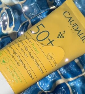 Rim Riahi Instagram - Enjoy Summer with @caudaliefrance ☀️
.
.
.
.
@canal_novosphere
@steevy_aymen
@waloo_hair