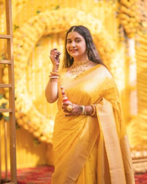 Rimpa Roy Instagram - | | MY WEDDING DIARY | |
: Haldi :
#wedding2024 #haldilook #Rimpaswedding
#bengaliwedding #BengaliBride #gayeholud
