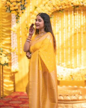 Rimpa Roy Instagram - | | MY WEDDING DIARY | |
: Haldi :
#wedding2024 #haldilook #Rimpaswedding
#bengaliwedding #BengaliBride #gayeholud