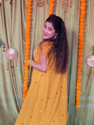Rimpa Roy Instagram - Vibrant Haldi Vibes. 🌈