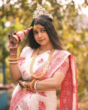 Rimpa Roy Instagram - | | MY WEDDING DIARY ||
: Briddhi :
#wedding2024 #briddhilook #Rimpaswedding
#bengaliwedding #BengaliBride
