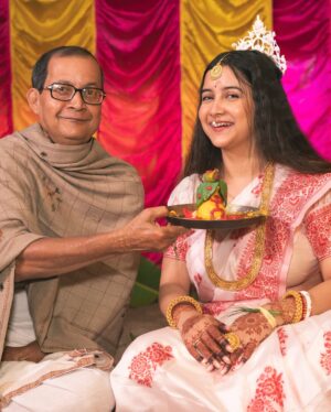 Rimpa Roy Instagram - | | MY WEDDING DIARY | |
: Briddhi :
Baba ❤️
#wedding2024 #bengaliwedding #bengalibiye #briddhilook #bangalibiye