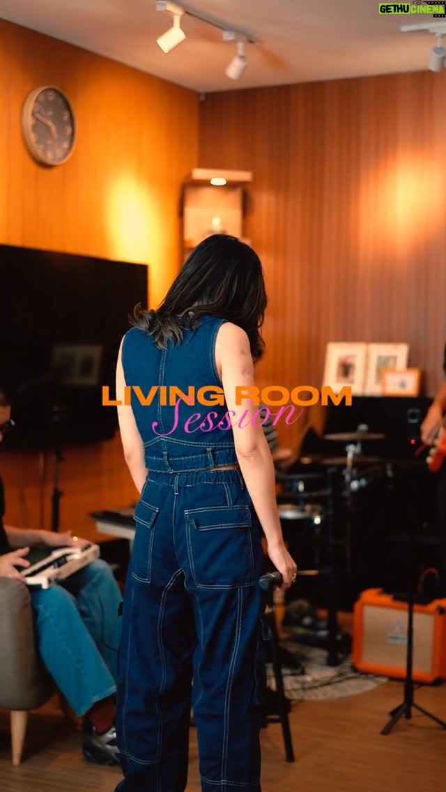 Rinni Wulandari - 698 Likes - “Living Room Session” episode 46 / let’s get serious 💕 
.
#LivingRoomSession #LivingRoomSessionRinni