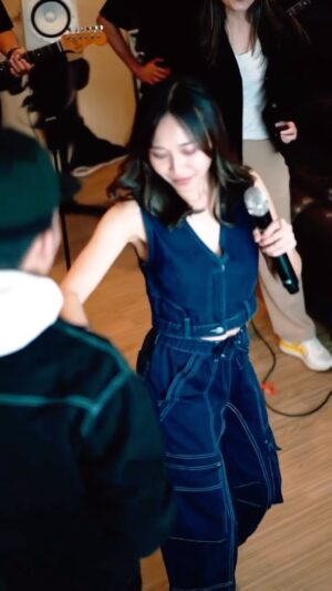 Rinni Wulandari Instagram - seru sekaliiii! ga sabar mau post living room session lagi š«¶š»