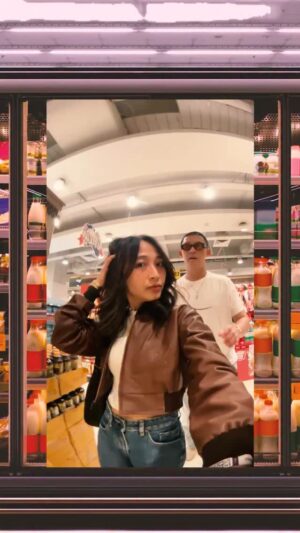 Rinni Wulandari Instagram - Bawa Daku Pergi... ngedate ke supermarket šš
Jangan lupa, besok 27 Juni kita MV watch party bareng di TIKTOK LIVE yaaa!
Stay tuned!
#BawaDakuPergi #Soundwave #BawaDakuKe90an