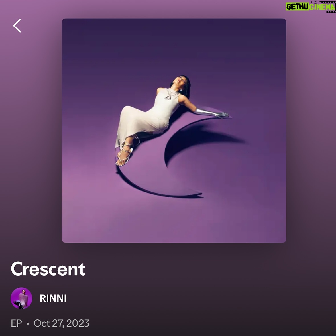 Rinni Wulandari - 1.6K Likes - si anak bungsu ini yang sekarang udah jadi seorang istri dan ibu dari 2 anak laki laki yang sangat lucu itu 18 tahun yang lalu menang @indonesianidolid saat usianya masih 17 tahun. musik udah jadi passionnya sejak usia 3 tahun. lewat musik ia bertumbuh, menemukan dirinya, jatuh dan bangkit lagi.
‍‍‍
18 tahun bukan waktu yang sebentar. penuh cerita, perjuangan, air mata, tawa, dan cinta. semua yang kujalani hari ini nggak lepas dari dukungan orang-orang yang percaya sama aku sejak hari pertama.
‍‍‍
terima kasih untuk kalian yang masih di sini, tumbuh bersama, menyaksikan perjalananku dari panggung ke panggung, dari satu fase hidup ke fase berikutnya.
‍‍‍
aku masih di sini. masih jatuh cinta sama musik. dan akan terus berkarya, selama Allah izinkan.
‍‍‍
with love,
Rinni