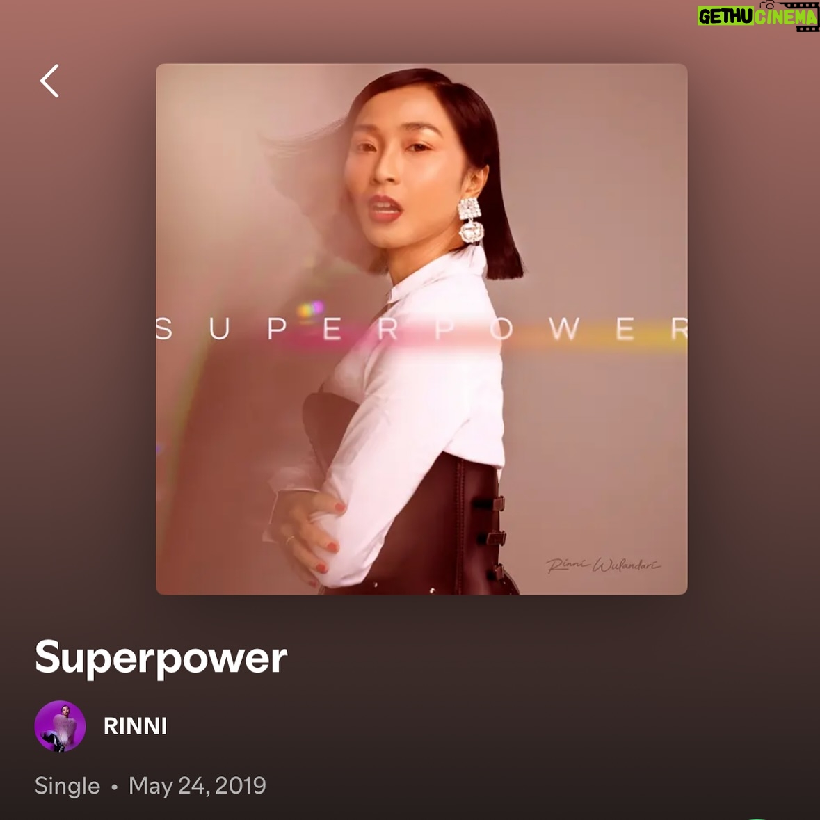 Rinni Wulandari - 1.6K Likes - si anak bungsu ini yang sekarang udah jadi seorang istri dan ibu dari 2 anak laki laki yang sangat lucu itu 18 tahun yang lalu menang @indonesianidolid saat usianya masih 17 tahun. musik udah jadi passionnya sejak usia 3 tahun. lewat musik ia bertumbuh, menemukan dirinya, jatuh dan bangkit lagi.
‍‍‍
18 tahun bukan waktu yang sebentar. penuh cerita, perjuangan, air mata, tawa, dan cinta. semua yang kujalani hari ini nggak lepas dari dukungan orang-orang yang percaya sama aku sejak hari pertama.
‍‍‍
terima kasih untuk kalian yang masih di sini, tumbuh bersama, menyaksikan perjalananku dari panggung ke panggung, dari satu fase hidup ke fase berikutnya.
‍‍‍
aku masih di sini. masih jatuh cinta sama musik. dan akan terus berkarya, selama Allah izinkan.
‍‍‍
with love,
Rinni