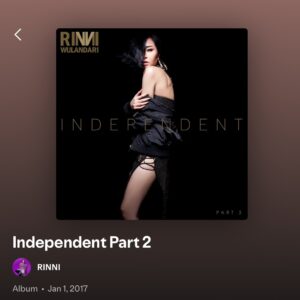 Rinni Wulandari Instagram - si anak bungsu ini yang sekarang udah jadi seorang istri dan ibu dari 2 anak laki laki yang sangat lucu itu 18 tahun yang lalu menang @indonesianidolid saat usianya masih 17 tahun. musik udah jadi passionnya sejak usia 3 tahun. lewat musik ia bertumbuh, menemukan dirinya, jatuh dan bangkit lagi.
18 tahun bukan waktu yang sebentar. penuh cerita, perjuangan, air mata, tawa, dan cinta. semua yang kujalani hari ini nggak lepas dari dukungan orang-orang yang percaya sama aku sejak hari pertama.
terima kasih untuk kalian yang masih di sini, tumbuh bersama, menyaksikan perjalananku dari panggung ke panggung, dari satu fase hidup ke fase berikutnya.
aku masih di sini. masih jatuh cinta sama musik. dan akan terus berkarya, selama Allah izinkan.
with love,
Rinni