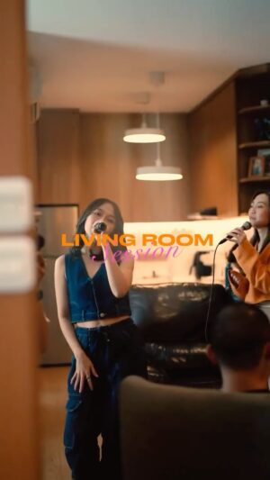 Rinni Wulandari Instagram - āLiving Room Sessionā episode 44 / supernatural by @arianagrande š
.
#LivingRoomSession #LivingRoomSessionRinni