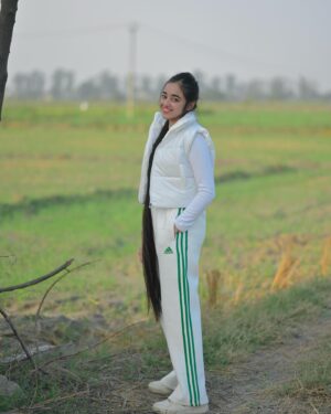 Ritakshi Gupta Instagram - Koi Hass ke bulave ohde ho jaida🕊️💚
#ritakshigupta