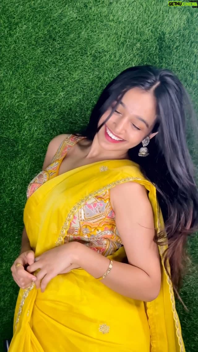 Ritika Chauhan - 17.1K Likes - Jaanamm dekh loo 🧿