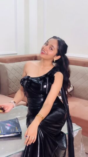 Ritika Chauhan Instagram - 🤭😭🫩 tag ur bestie ♥️🤭 .
.
.
.
Dress by - @ethnicwearby_meet ♥️
.
.
#ritzzchauhan #reelsinstagram #reelkarofeelkaro #explore #reeitfeelit