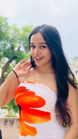 Ritika Chauhan Instagram - 🥹🥰