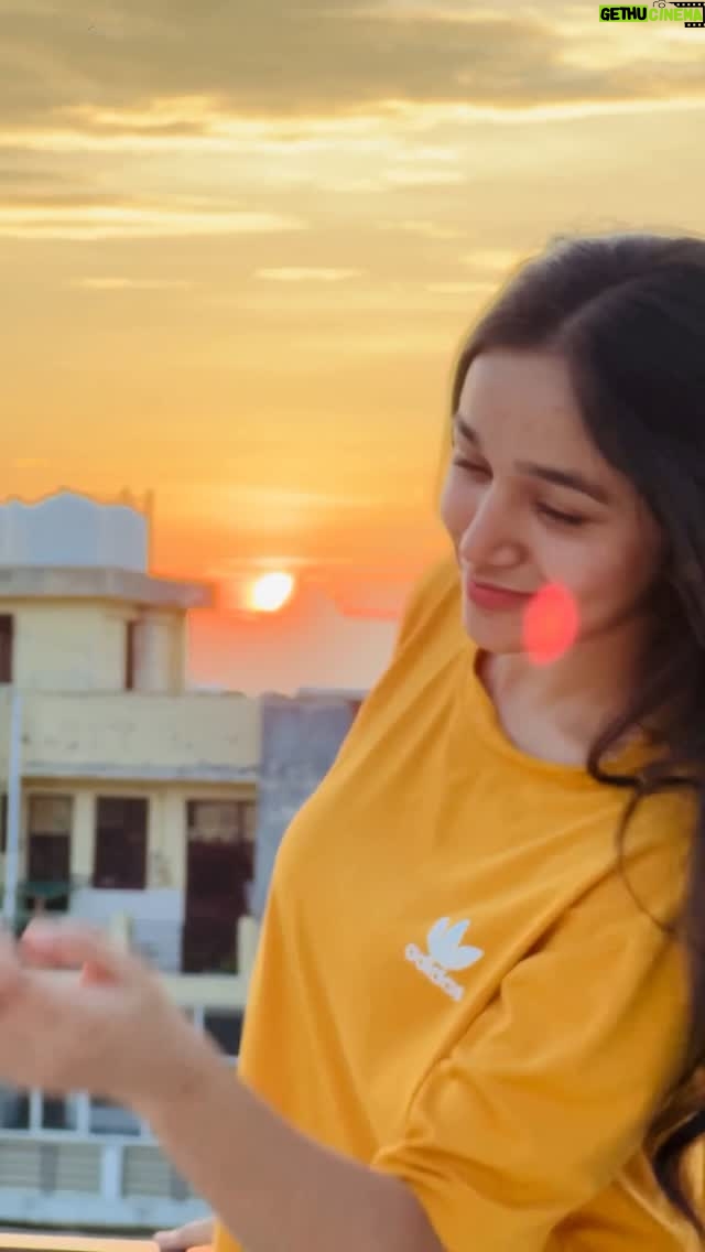 Ritika Chauhan - 35.2K Likes - Wait for end 🫣
