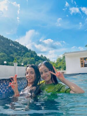 Ritika Chauhan Instagram - Happy 15th birthday Abhinav ♥️😭😹 .
.
@abhinav_rajput1010 ♥️
@manisha_chauhan4397 ♥️ 
@riya__chauhan07 ♥️
@sameer_chaudhary_8 ♥️
@_sarika__10107 ♥️
@akanksha98.76 ♥️ 
@_arman_chauhan_ ♥️
