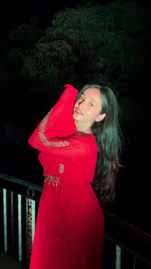 Ritika Chauhan Instagram - Abhi bhi mst hai tu 🤭